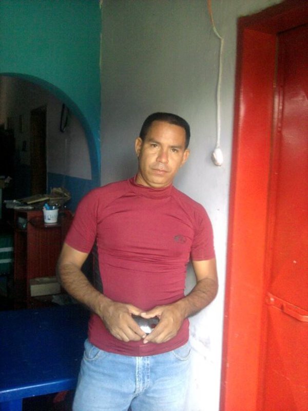 Date this athletic Venezuela man Roberto alvarez from Florida VE3386