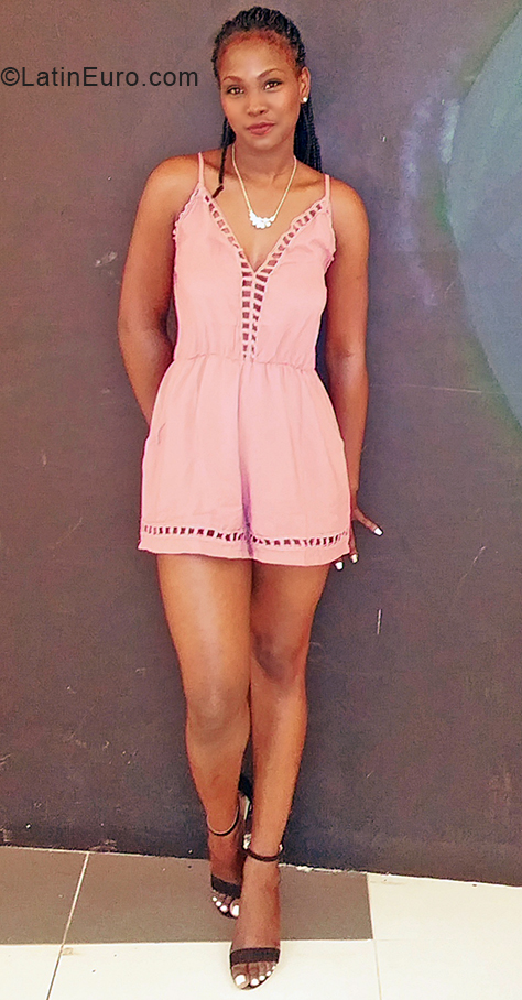 Date this georgeous Dominican Republic girl Claudia from La Romana DO38560