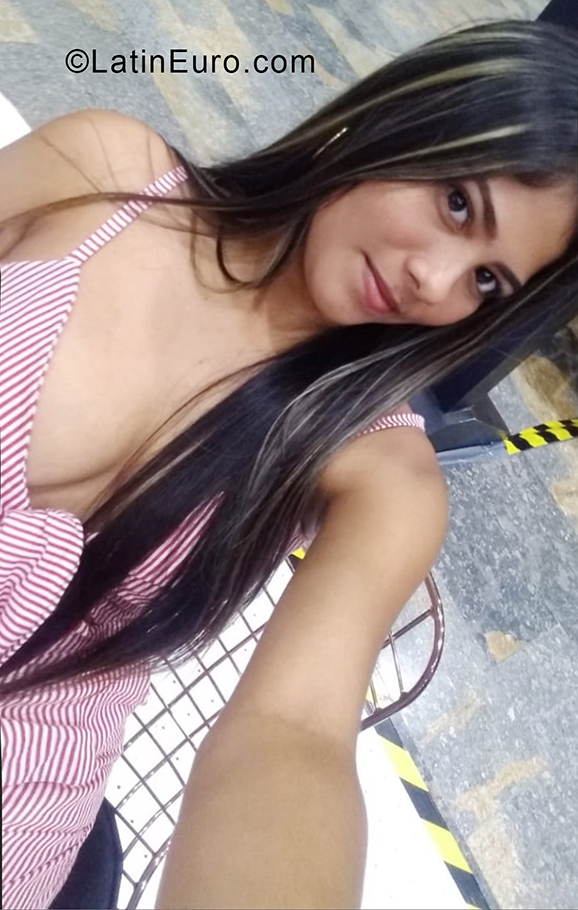 Date this athletic Colombia girl Anabel from Monteria CO28246