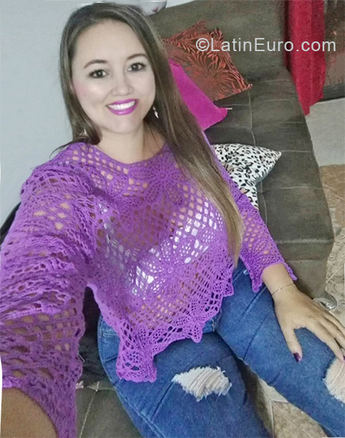 Date this stunning Colombia girl Marcela from Cali CO28310