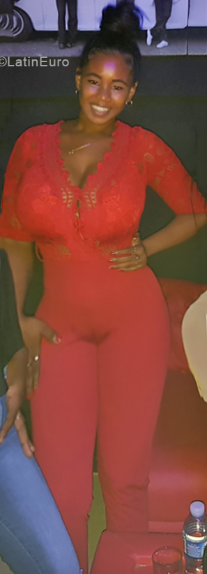 Date this tall Cuba girl Lisandra from Havana CU724