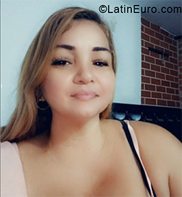 Date this voluptuous Colombia girl Maryoris from Barranquilla CO29229