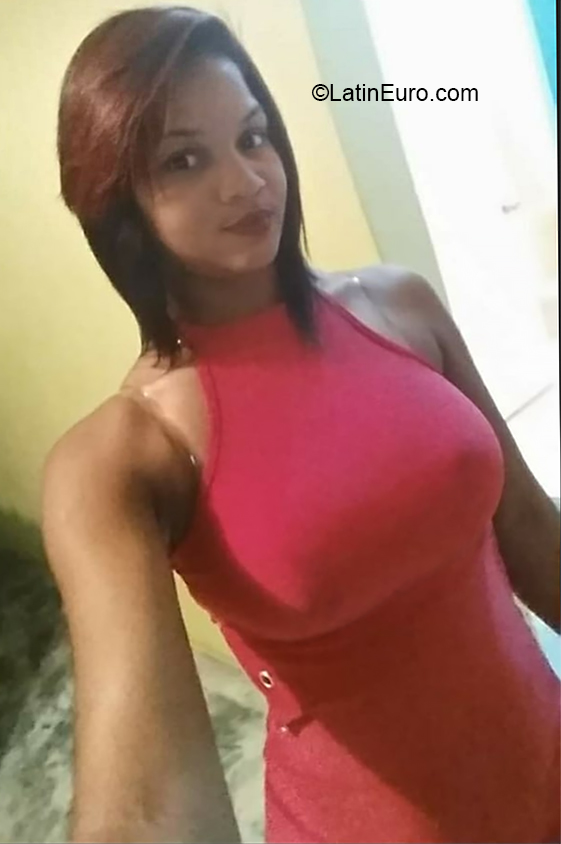 Date this beautiful Dominican Republic girl Esther from Santo Domingo DO38783