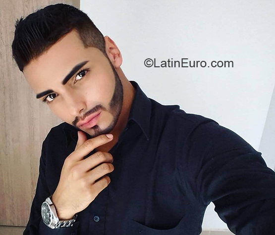 Date this athletic Colombia man Julian from Pereira CO28605