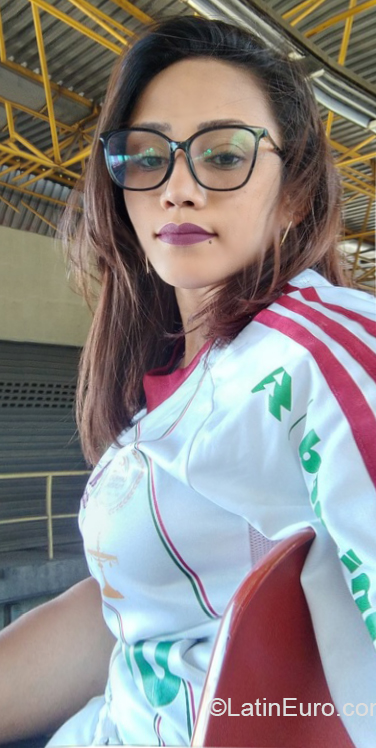 Date this pretty Brazil girl V from Rio De Janeiro BR11241