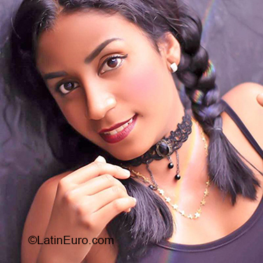 Date this delightful Colombia girl Daniela from Cali CO28640