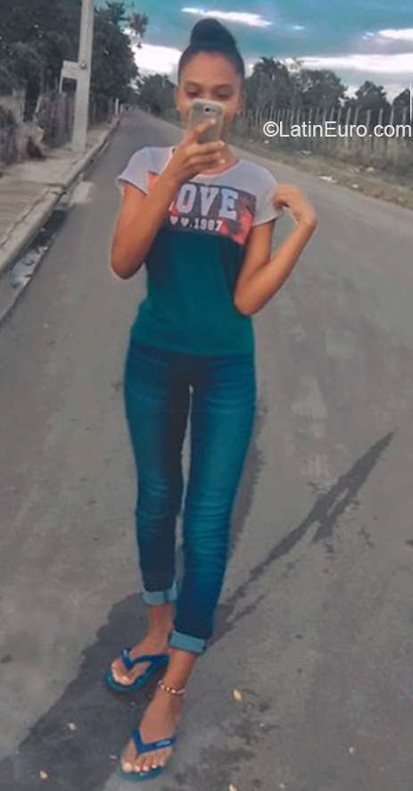 Date this young Dominican Republic girl Gabriela from Sanchez Ramires DO38817