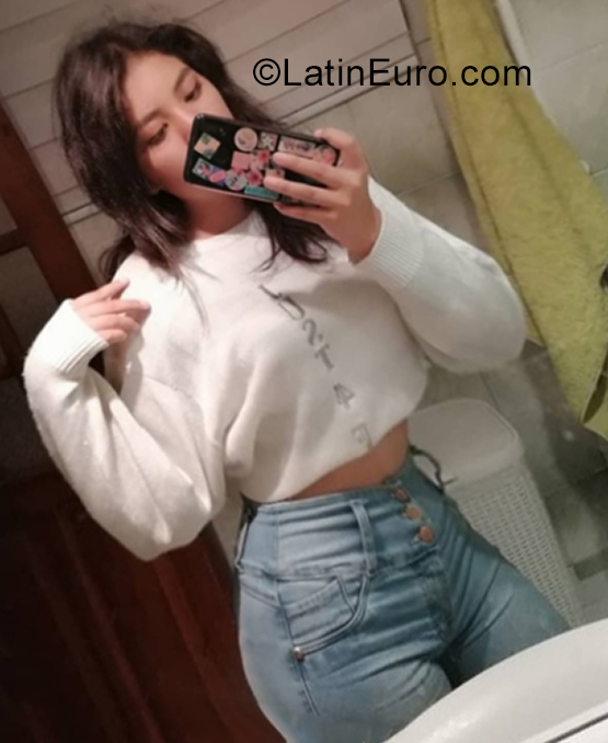 Date this hard body Ecuador girl Cristina from Quito EC633