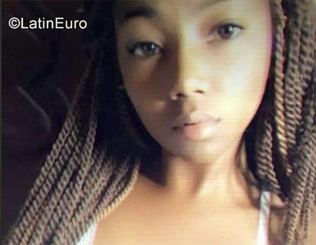 Date this pretty Dominican Republic girl Karely from San Pedro de Macoris DO39041