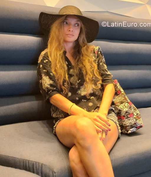 Date this foxy Brazil girl Milli from Rio De Janeiro BR11299