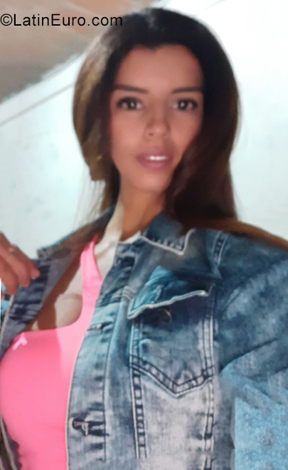 Date this tall Colombia girl Jessica from Cali CO29152