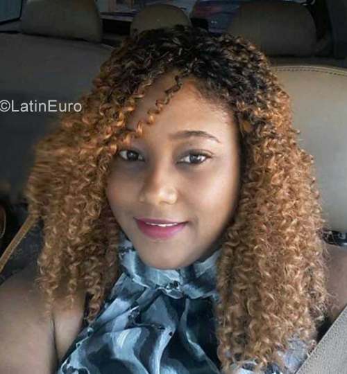 Date this nice looking Dominican Republic girl Mercedes from Santo Domingo DO39187