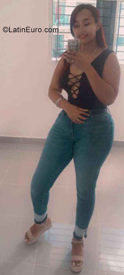 Date this gorgeous Dominican Republic girl Eli from Santiago DO39207