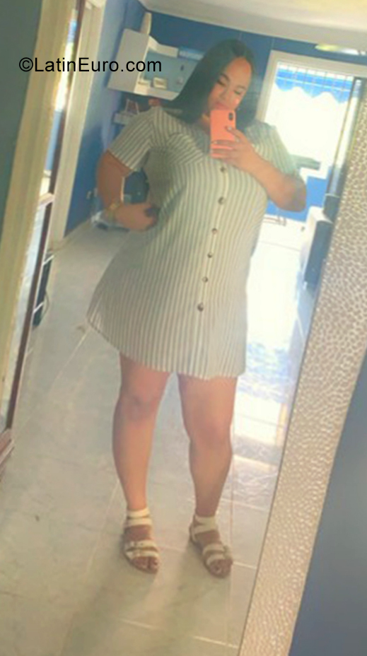 Date this hard body Dominican Republic girl Samantha from Santo Domingo DO39228