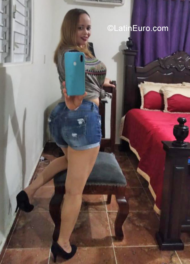 Date this hot Dominican Republic girl Johanny from Santo Domingo DO39245