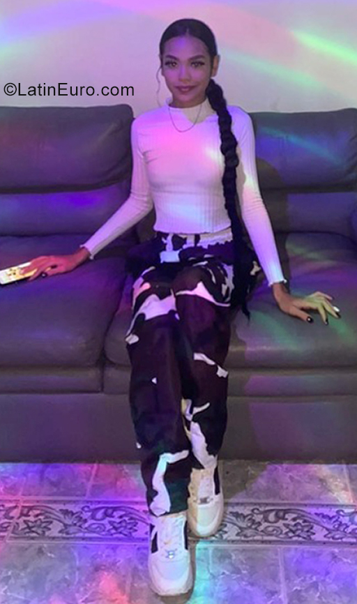 Date this athletic Colombia girl Susana Martnez from Cartagena CO29301