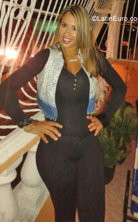 Date this stunning Venezuela girl Anastasia from Caracas VE3708