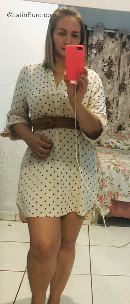 Date this funny Brazil girl Iza from Manaus BR11320