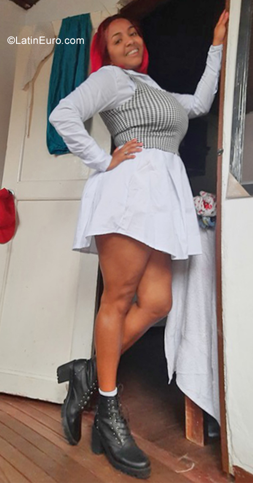 Date this beautiful Colombia girl Pamela from Bogota CO29462