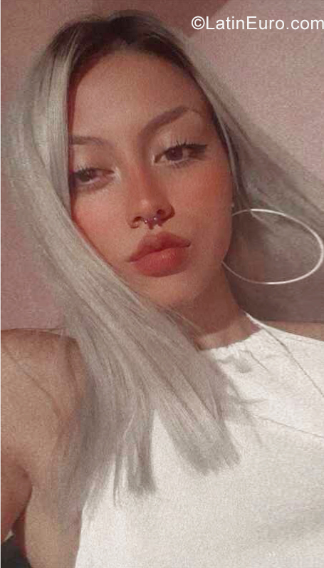 Date this sultry Argentina girl Katherine from Mendoza AR771