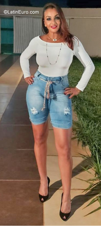 Date this passionate Brazil girl Jucelia from Brasilia BR11332