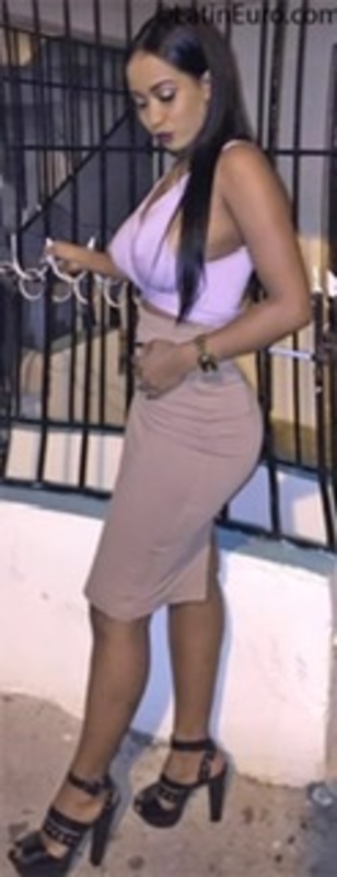 Date this young Dominican Republic girl Yokasta from Santo Domingo DO39449