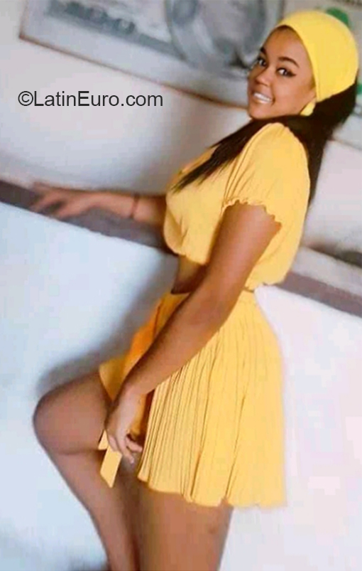 Date this voluptuous Cuba girl Kelin from Ciego De Avila CU764