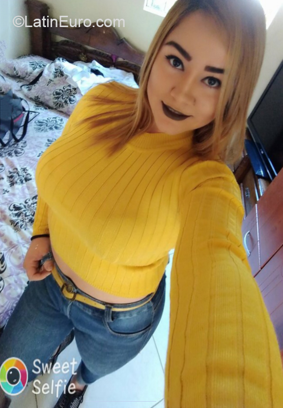 Date this hot Colombia girl Mitchel from Medellin CO29632
