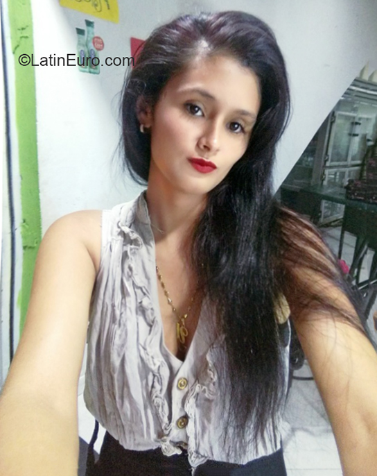 Date this sultry Colombia girl Laura from Bogota CO29645
