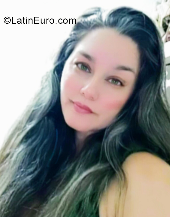 Date this sultry Colombia girl Lizeth from Cali CO29662