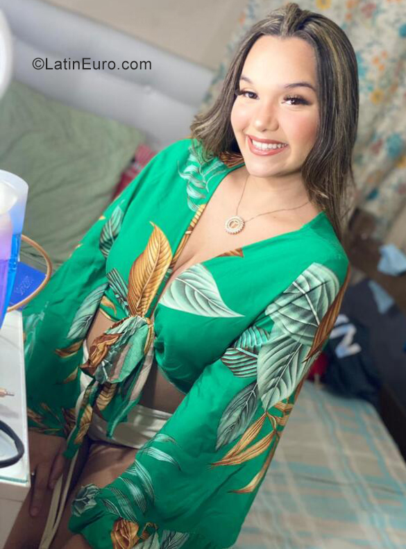 Date this exotic Brazil girl Thayssa from Manaus BR11344