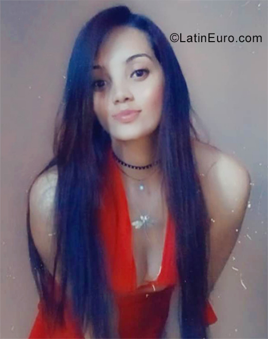 Date this good-looking Colombia girl Danna from Bogota CO29720