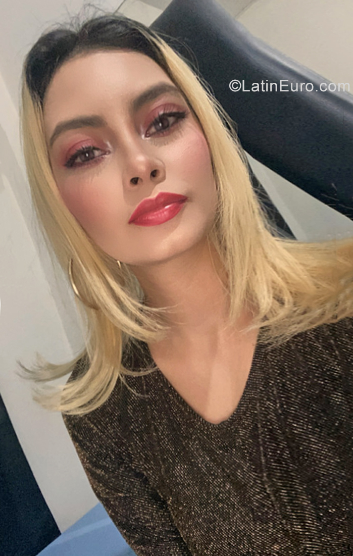 Date this hard body Colombia girl Laura from Medellin CO29728