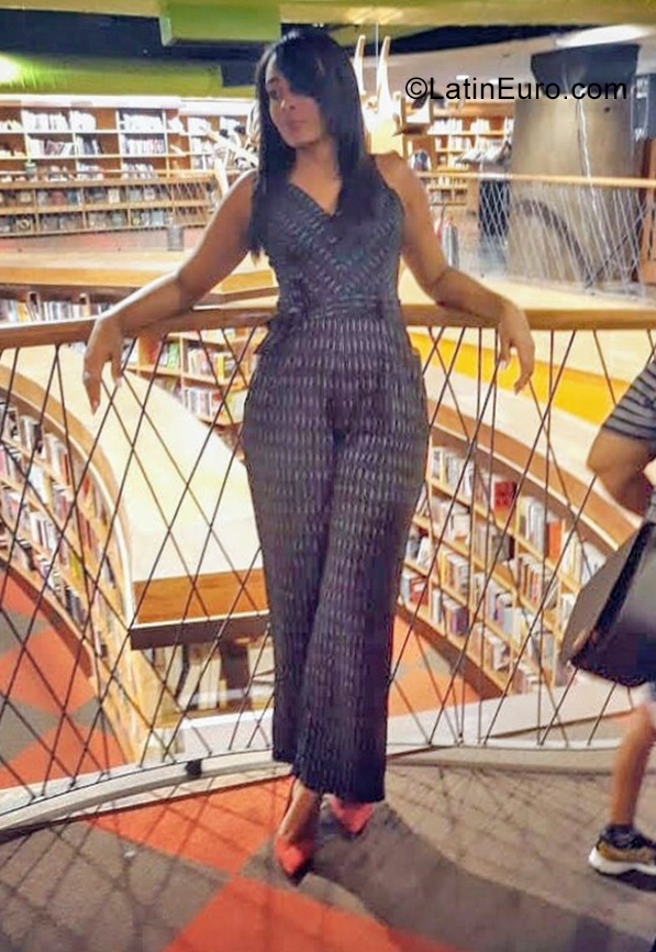 Date this hard body Brazil girl Amanda from Recife BR11899