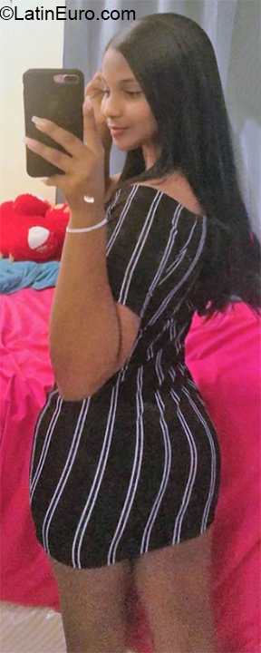 Date this pretty United States girl Karolina from New Jersey US21192