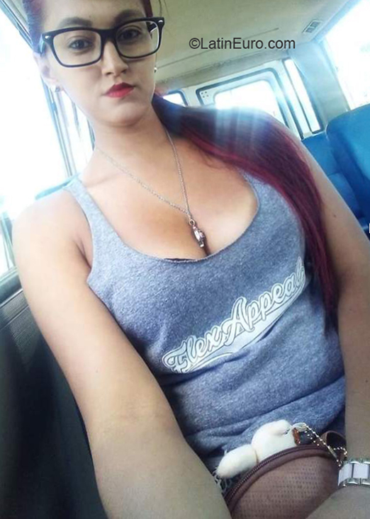 Date this good-looking Honduras girl Mariana from Tegucigalpa HN2910