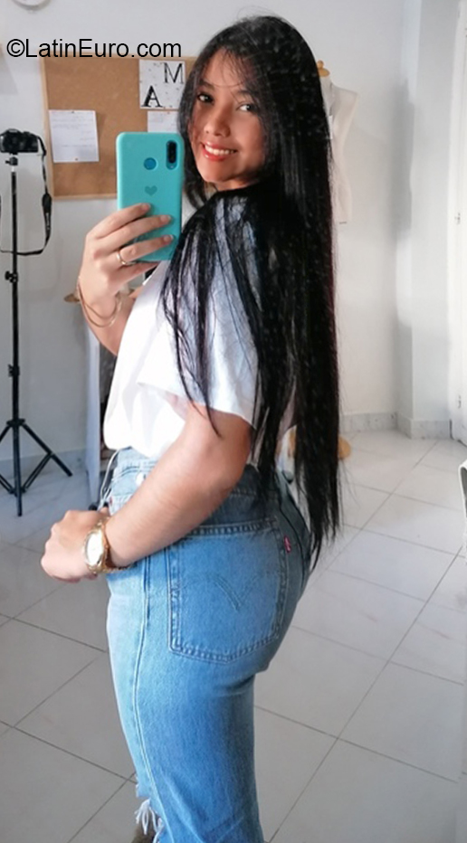 Date this lovely Italy girl Angelica from Napoli IT344