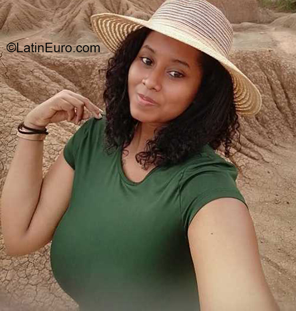 Date this stunning Colombia girl Andrea from Jamundi CO31019