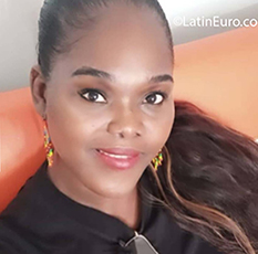 Date this nice looking Colombia girl Alexa from Medellin CO32727