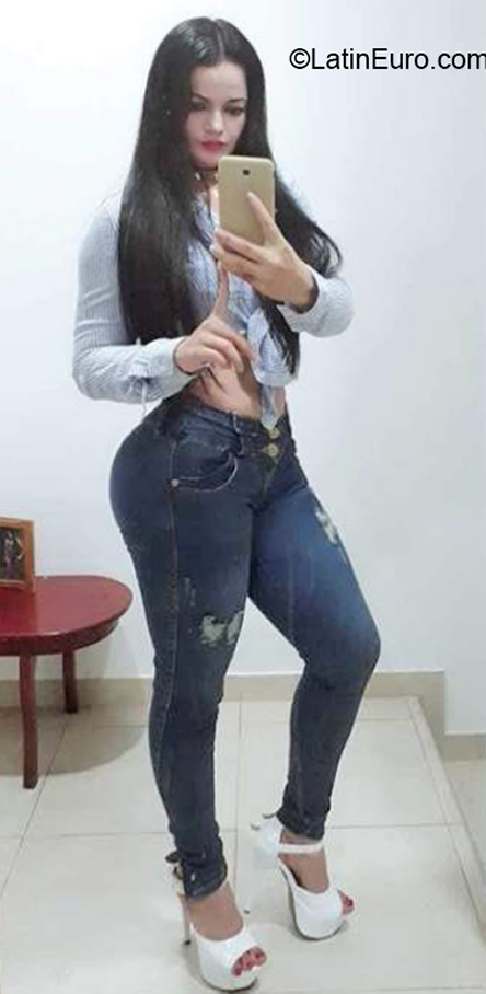 Date this fun Colombia girl Aura from Palmira CO30181