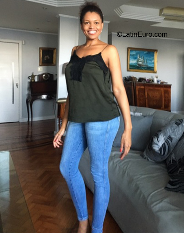 Date this charming Brazil girl Neusa from Vitoria BR11359