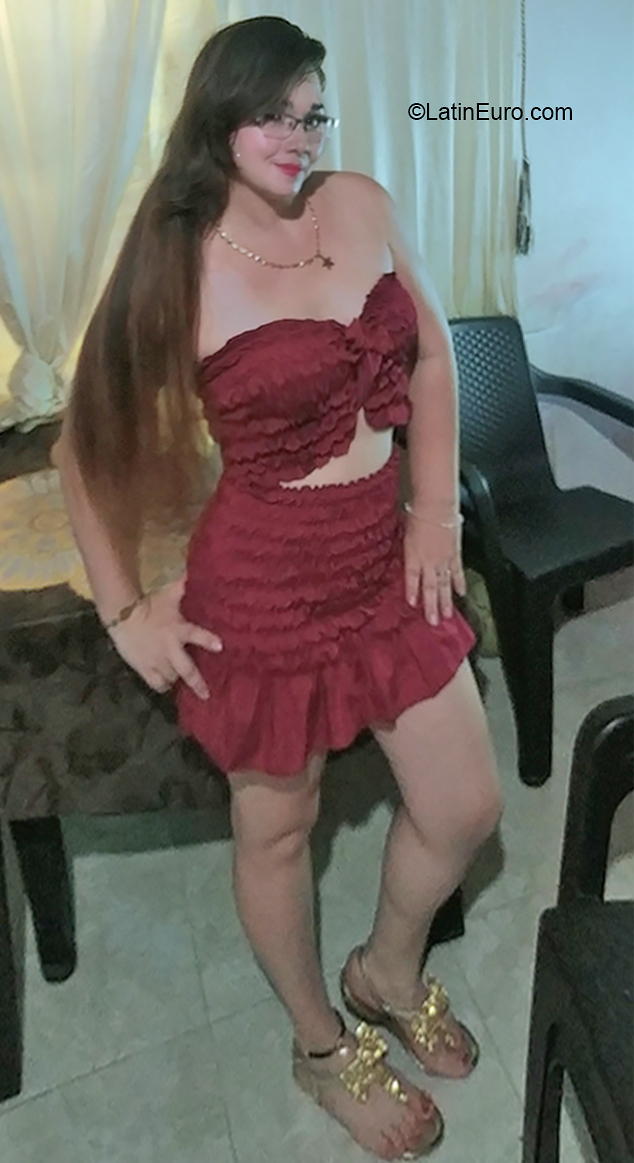 Date this hot Colombia girl Luz from Valledupar CO30023
