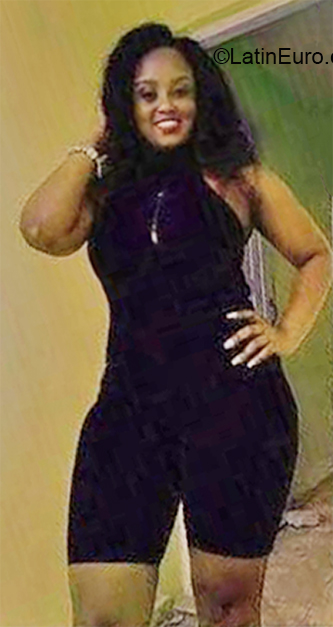 Date this happy Dominican Republic girl Karen from San Pedro De Macoris DO39735