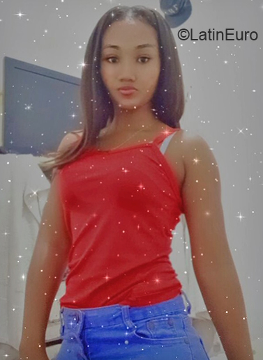 Date this fun Colombia girl Angie from Cali - Villagorgona CO30064