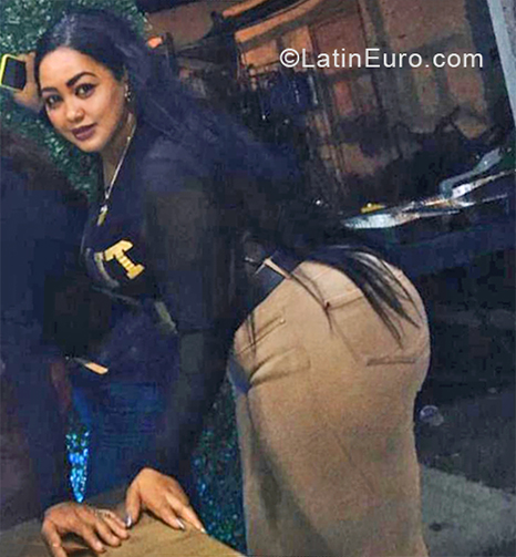 Date this hard body Dominican Republic girl Gimelody from Santo Domingo DO39817