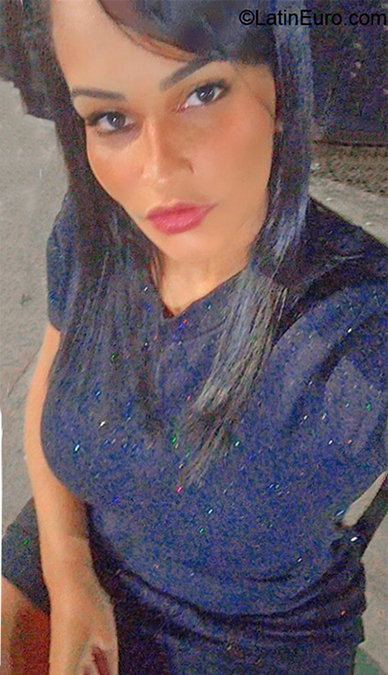 Date this passionate Brazil girl Cilene from Salvador BR11382