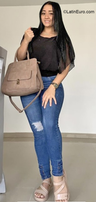 Date this exotic Colombia girl Stef from Cali CO30257