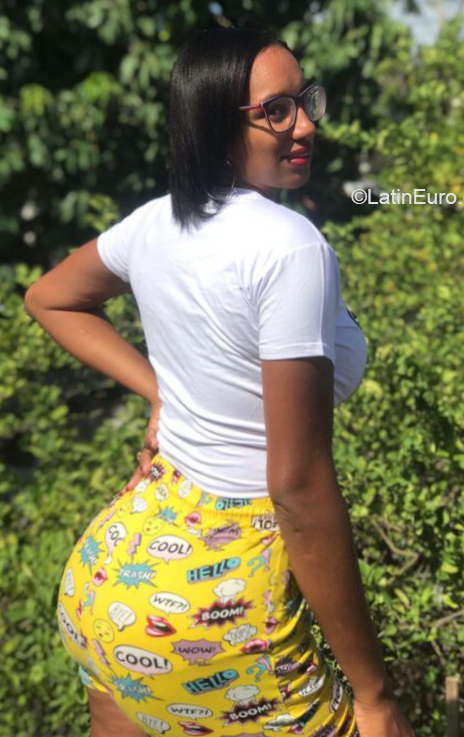 Date this hot Dominican Republic girl Yanely from Santiago De Los Caballeros DO39848