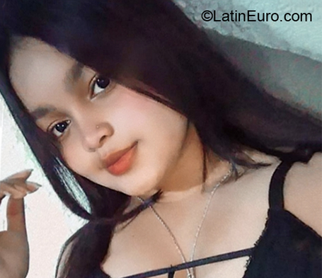 Date this sensual Colombia girl Camila Molina from Bogotá CO30277