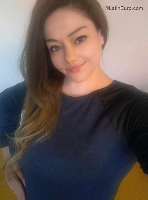 Date this cute Canada girl Sunflower from Toronto CA859